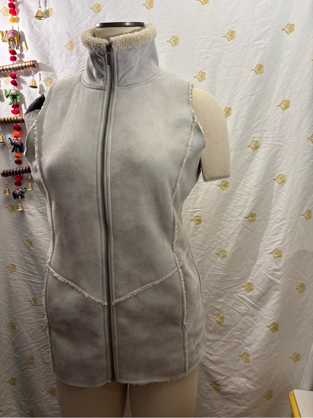 Women's Faux Shearling Zip-Front Vest - Light Gray
